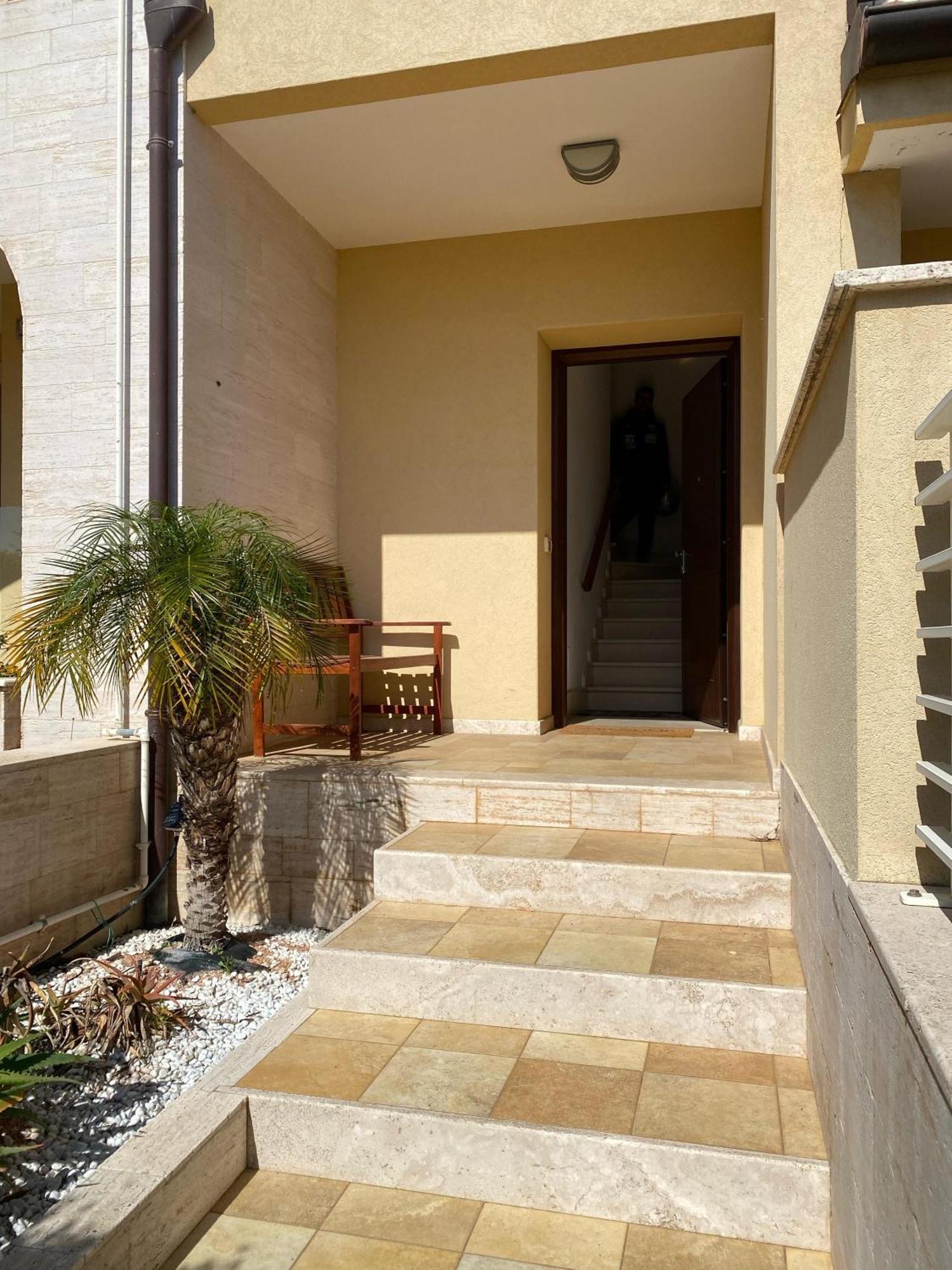 Apartment La Casetta Di Giuly - Locazione Turistica